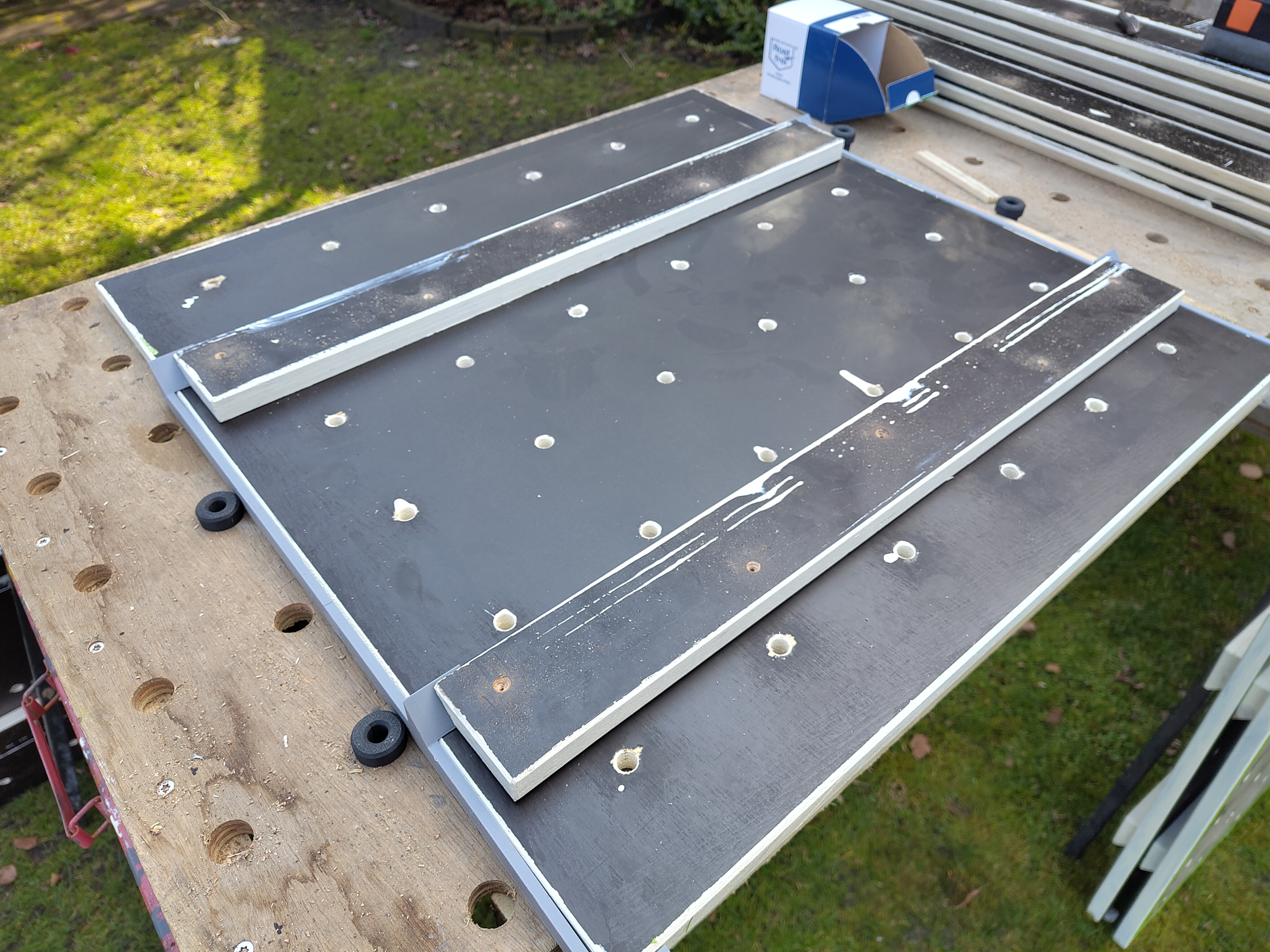 Slat mounting